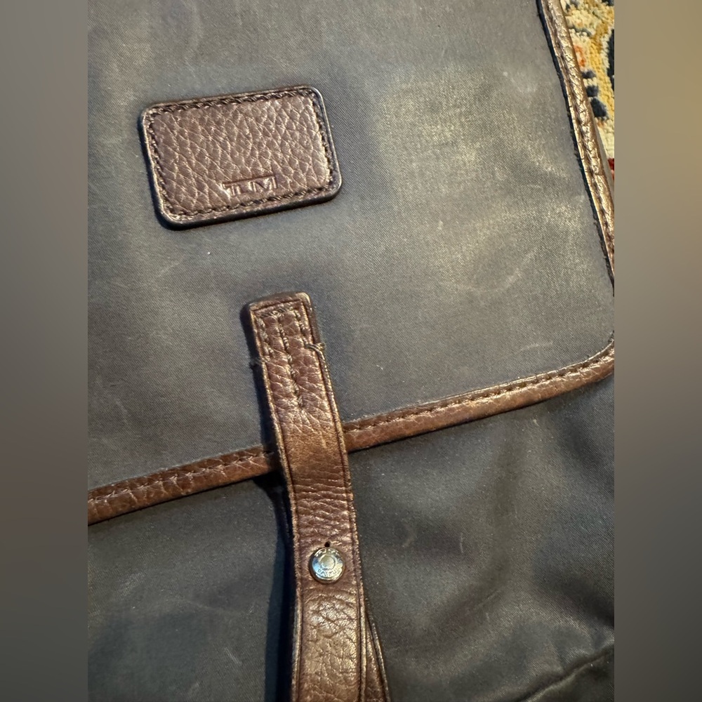Tumi Sling Bag Waxed Canvas & Leather Rare - Picture 2 of 8